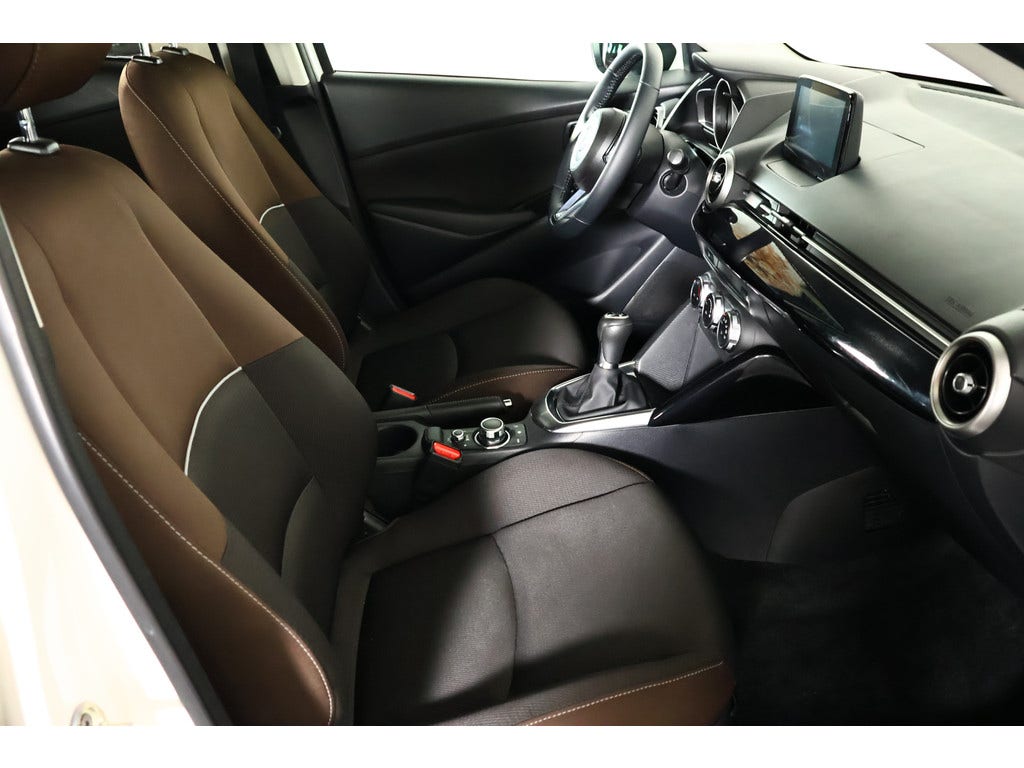 Mazda 2 (10)