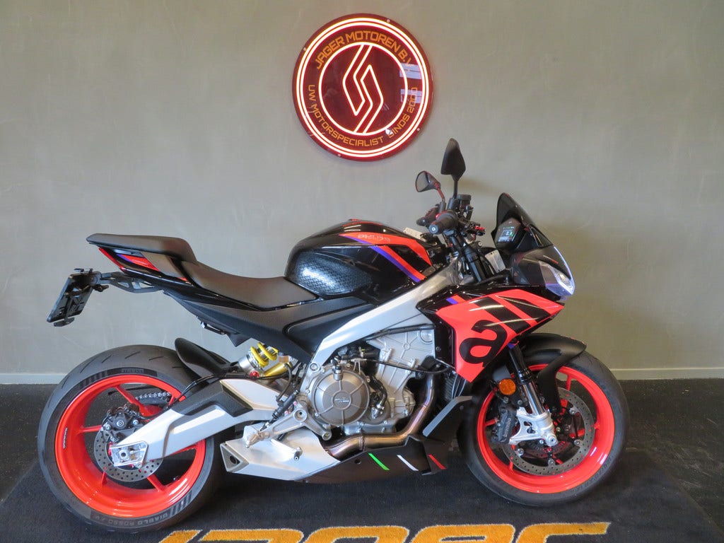 Aprilia Tuono 660