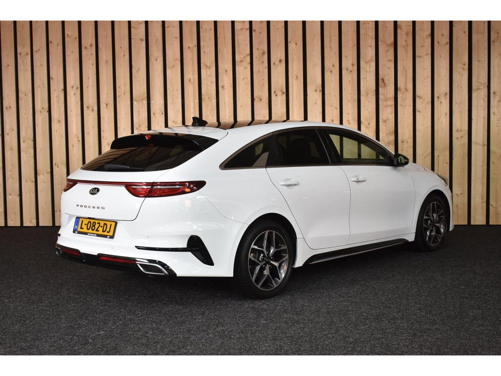 Kia ProCeed (2)
