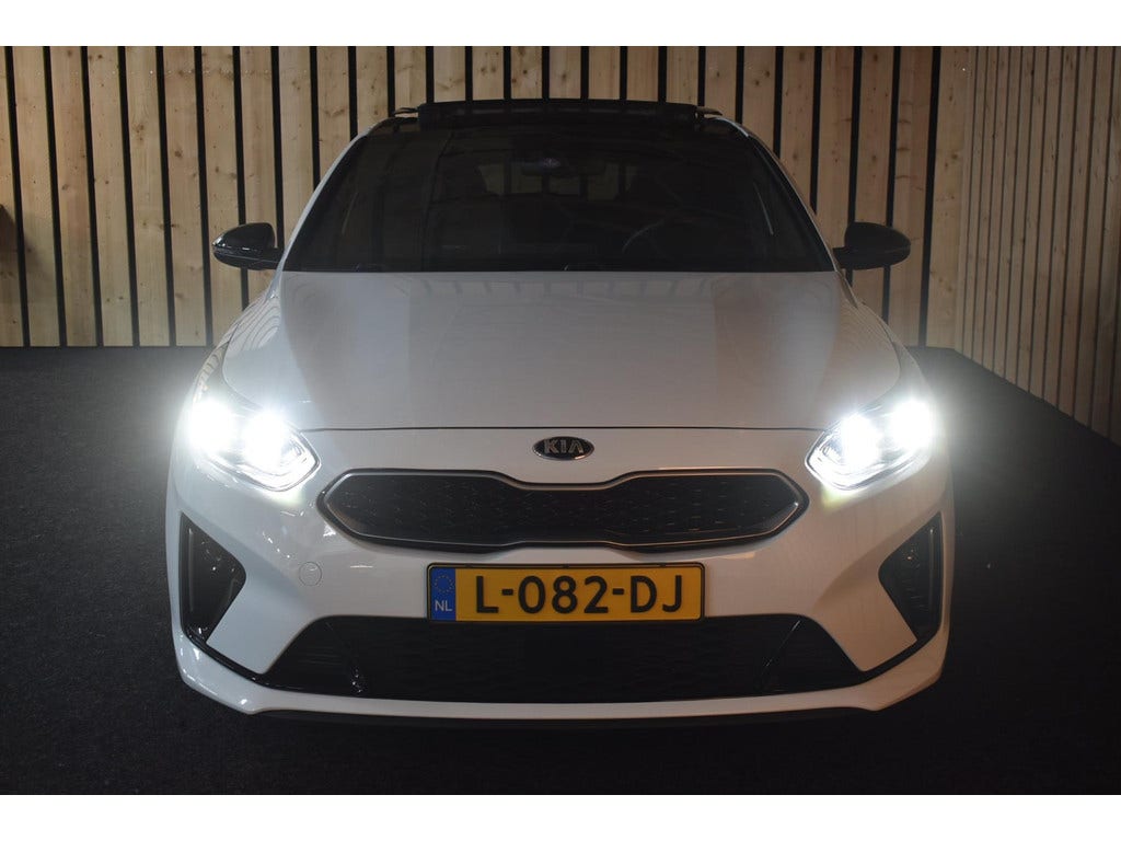 Kia ProCeed (14)