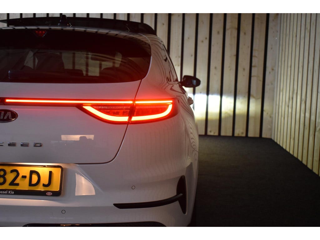 Kia ProCeed (20)