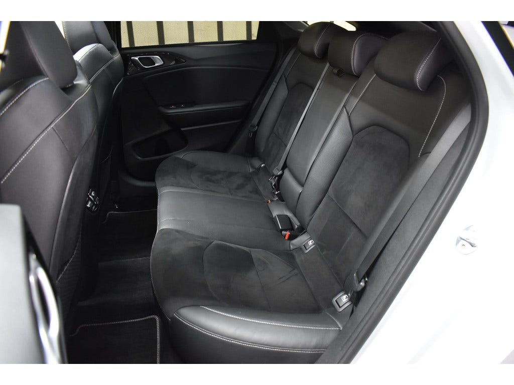Kia ProCeed (24)
