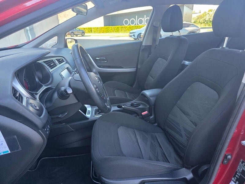 Kia cee'd (7)
