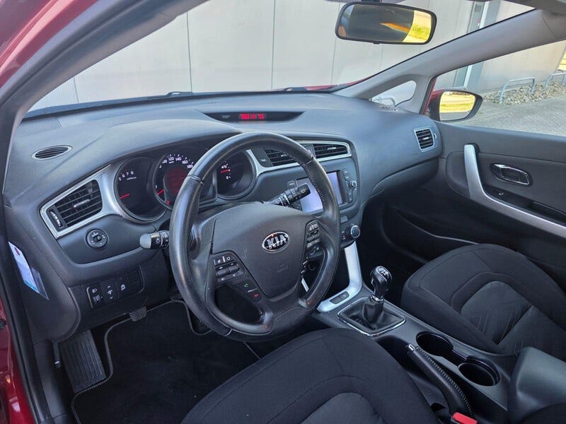 Kia cee'd (8)