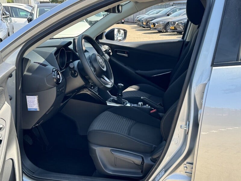 Mazda 2 (12)