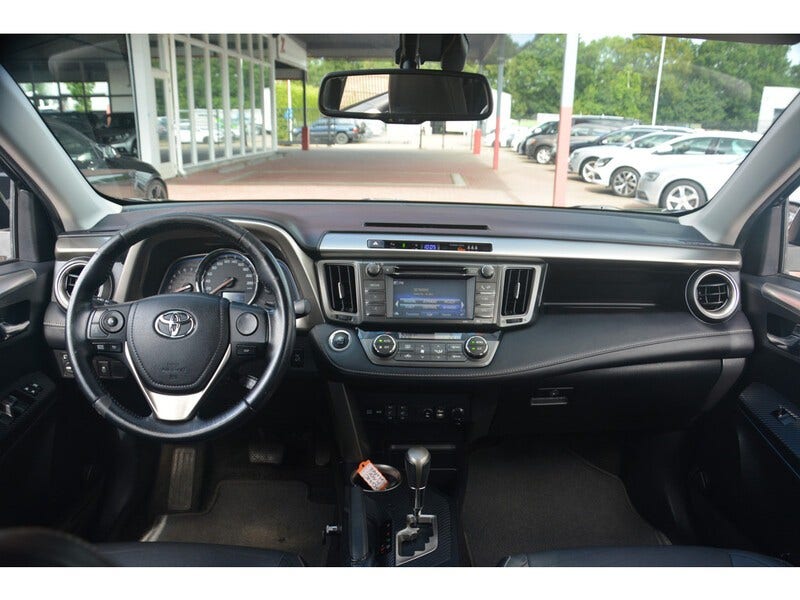 Toyota RAV4 (9)