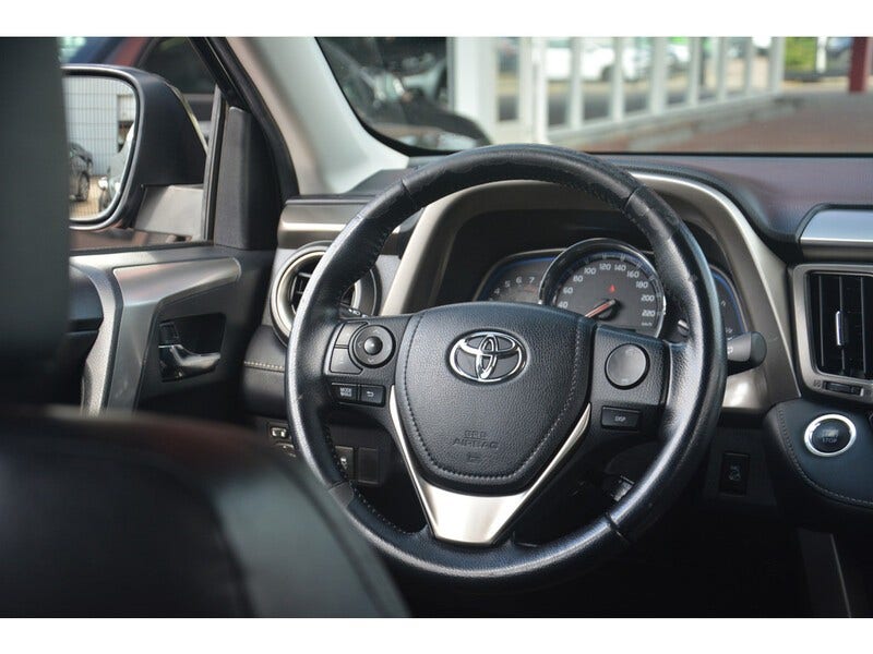 Toyota RAV4 (10)