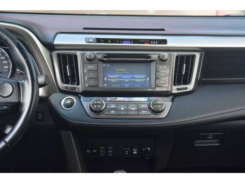 Toyota RAV4 (11)
