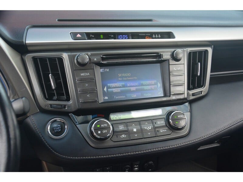 Toyota RAV4 (12)
