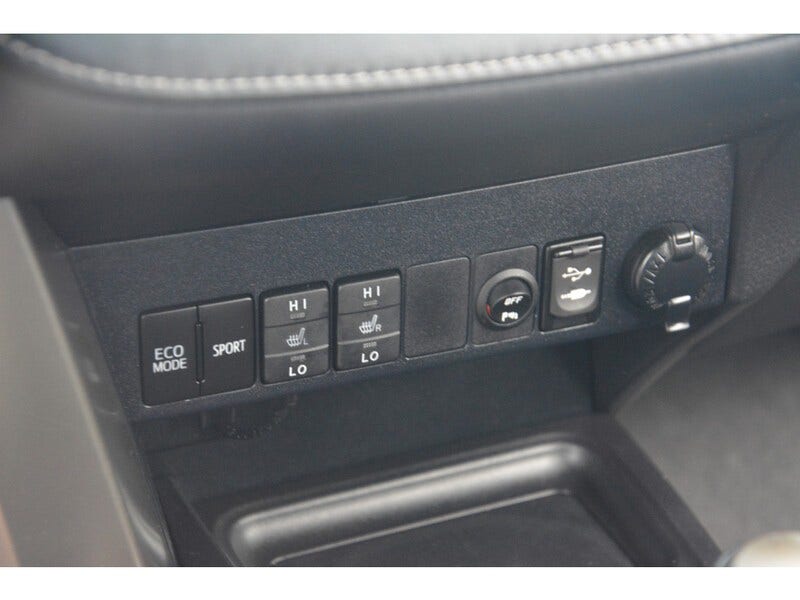 Toyota RAV4 (13)