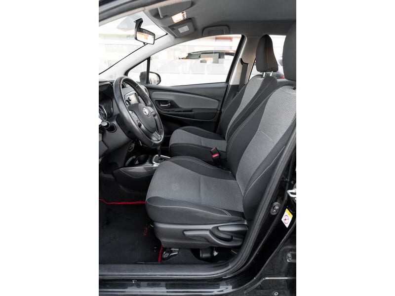 Toyota Yaris (11)