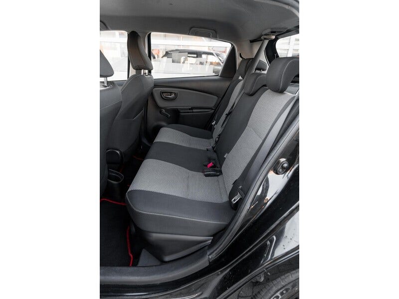 Toyota Yaris (12)