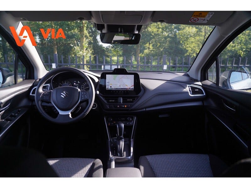 Suzuki Cross (2)