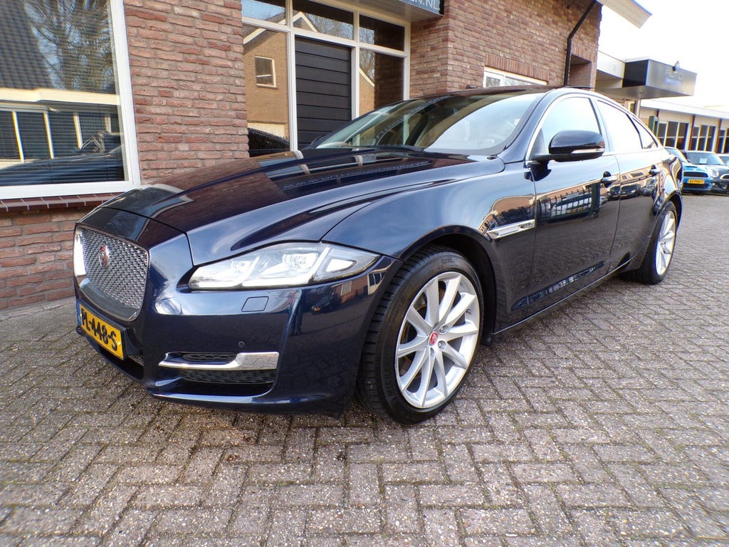 Jaguar XJ