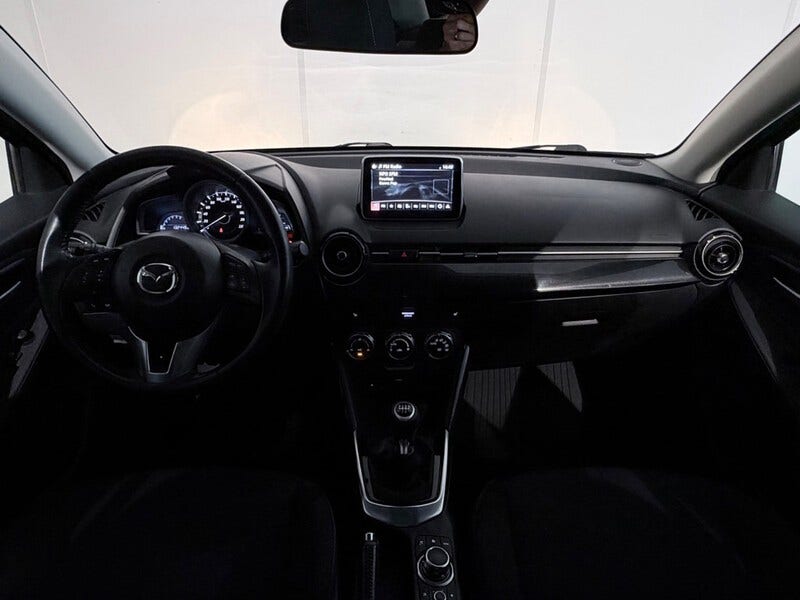 Mazda 2 (2)