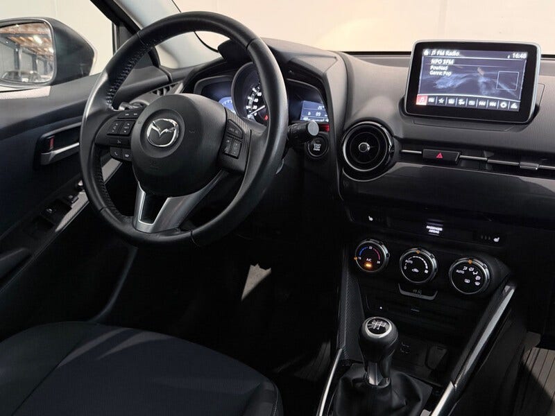 Mazda 2 (16)