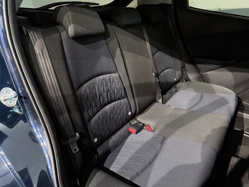 Mazda 2 (21)