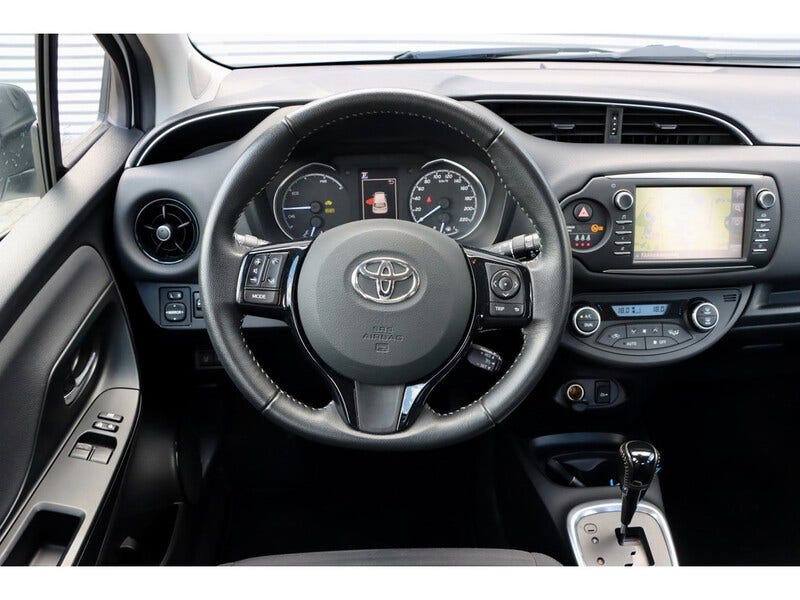 Toyota Yaris (6)