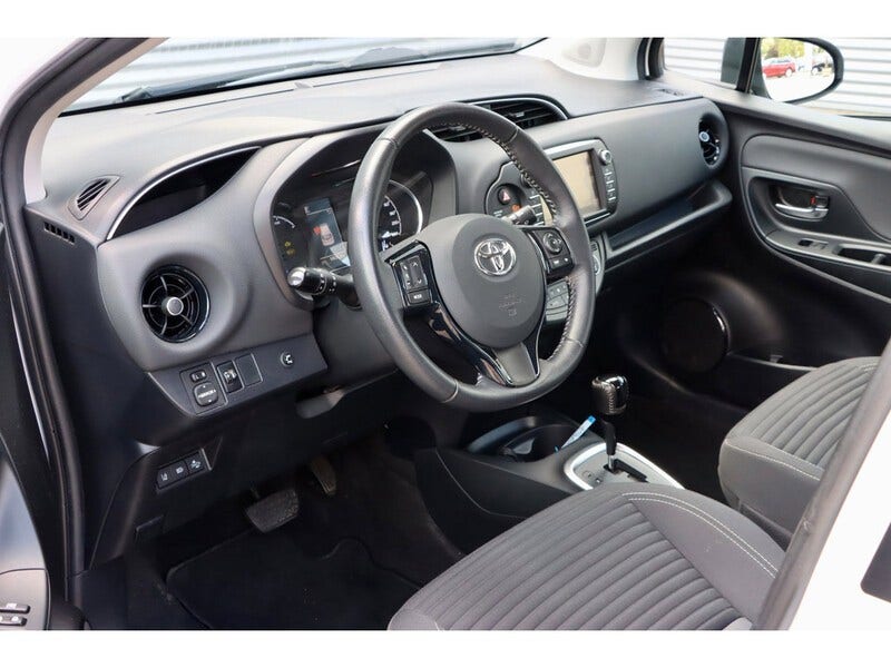 Toyota Yaris (7)