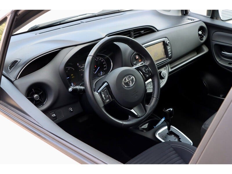 Toyota Yaris (15)