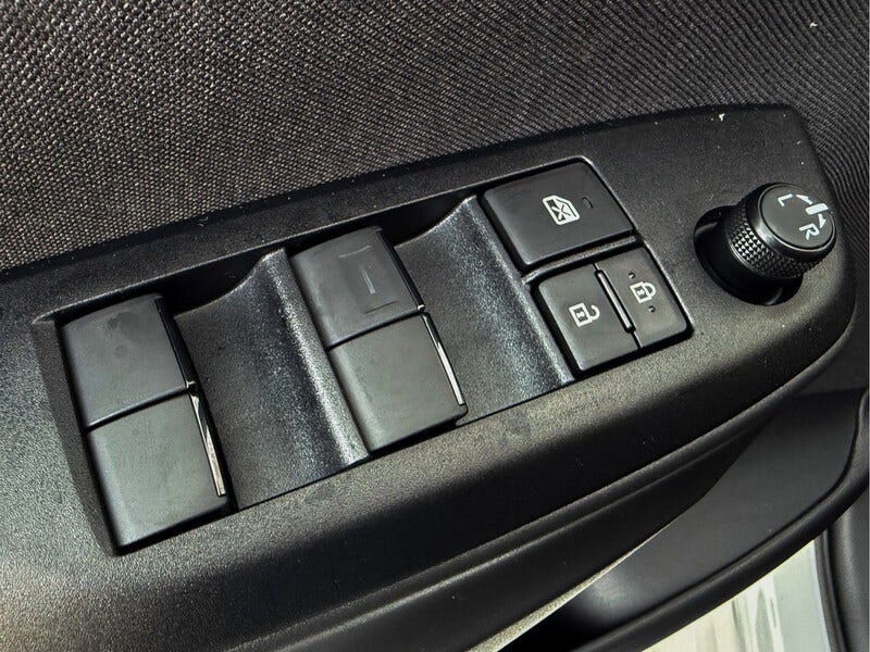 Toyota Yaris (8)