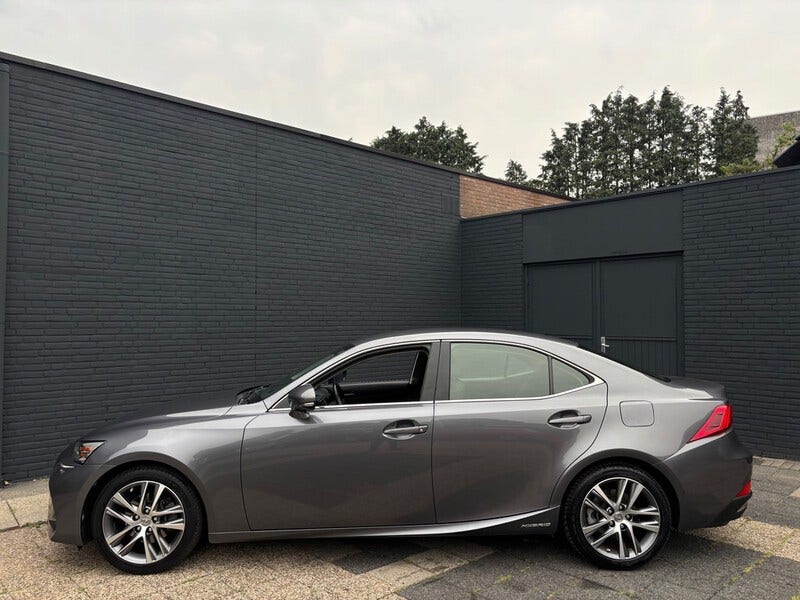 Lexus IS (2)