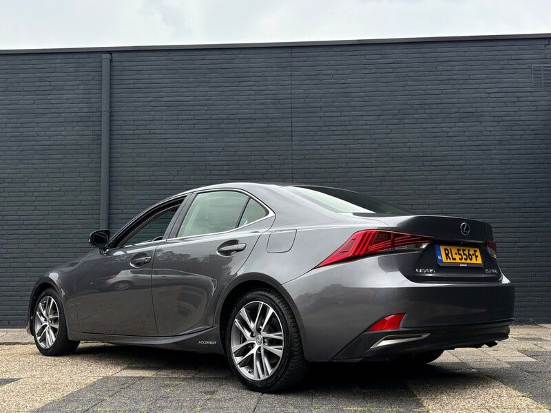 Lexus IS (3)