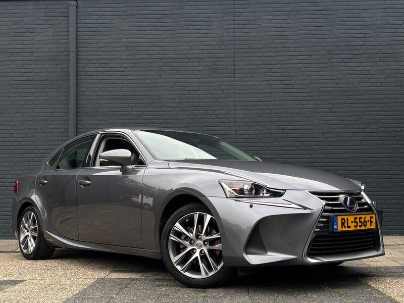Lexus IS (4)