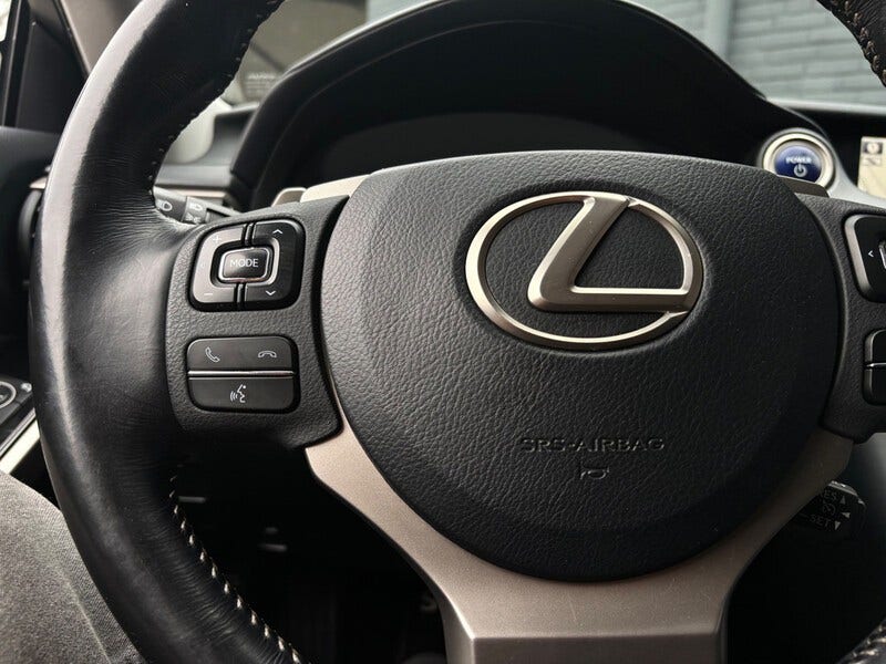 Lexus IS (12)