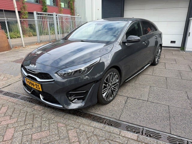 Kia ProCeed (4)