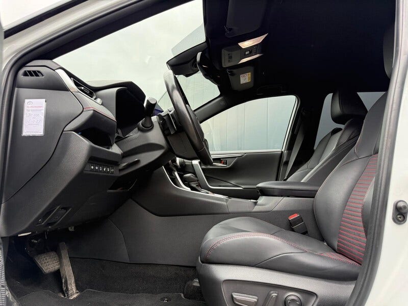 Toyota RAV4 (7)