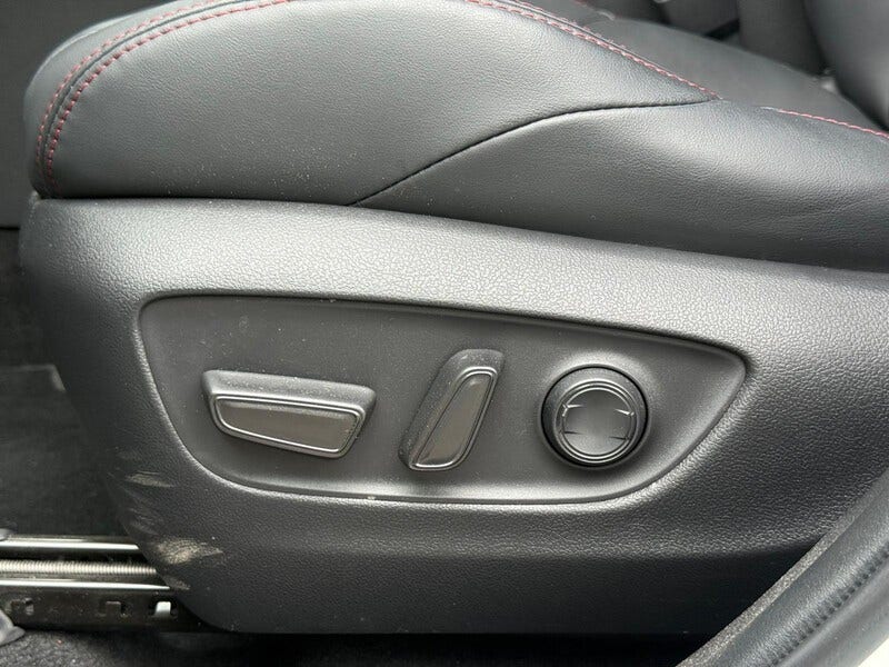 Toyota RAV4 (8)