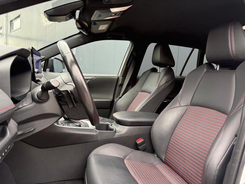 Toyota RAV4 (9)