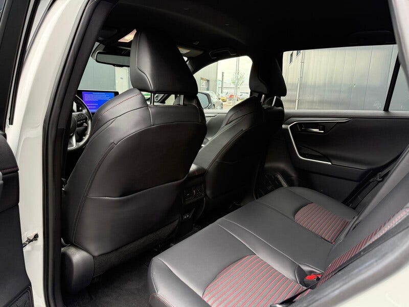 Toyota RAV4 (10)