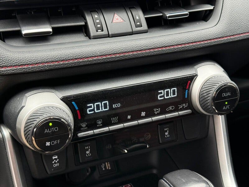 Toyota RAV4 (18)