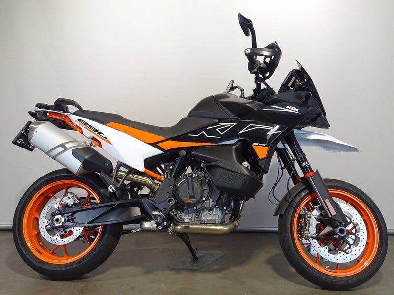 KTM 890