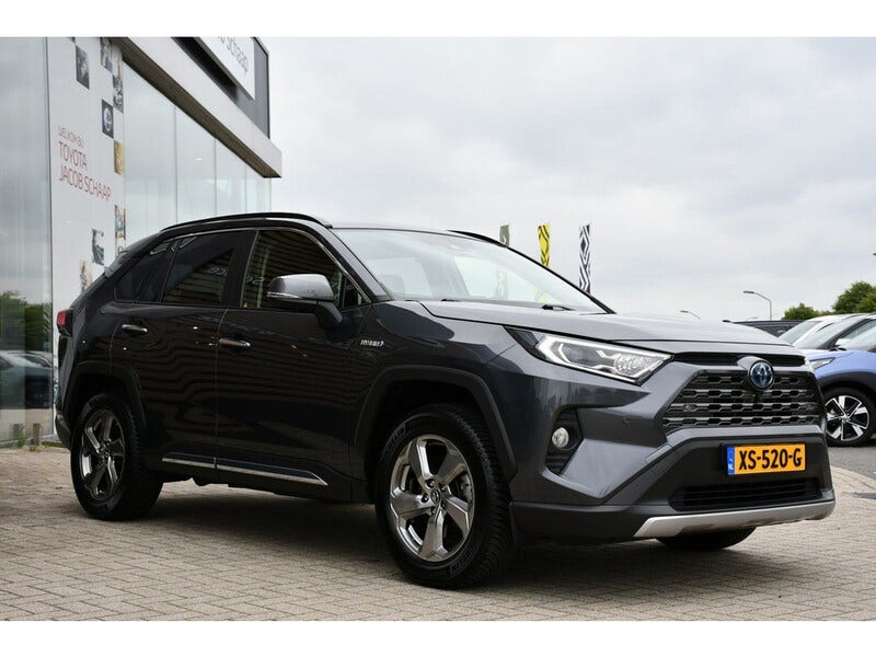 Toyota RAV4 (9)