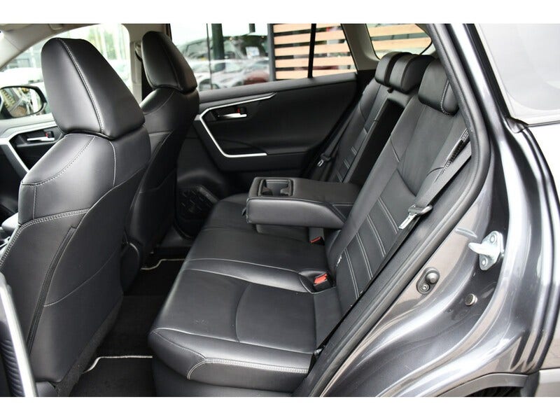 Toyota RAV4 (10)