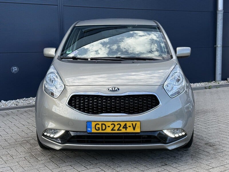 Kia Venga (2)