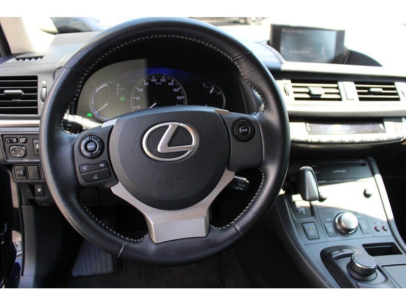 Lexus CT (17)
