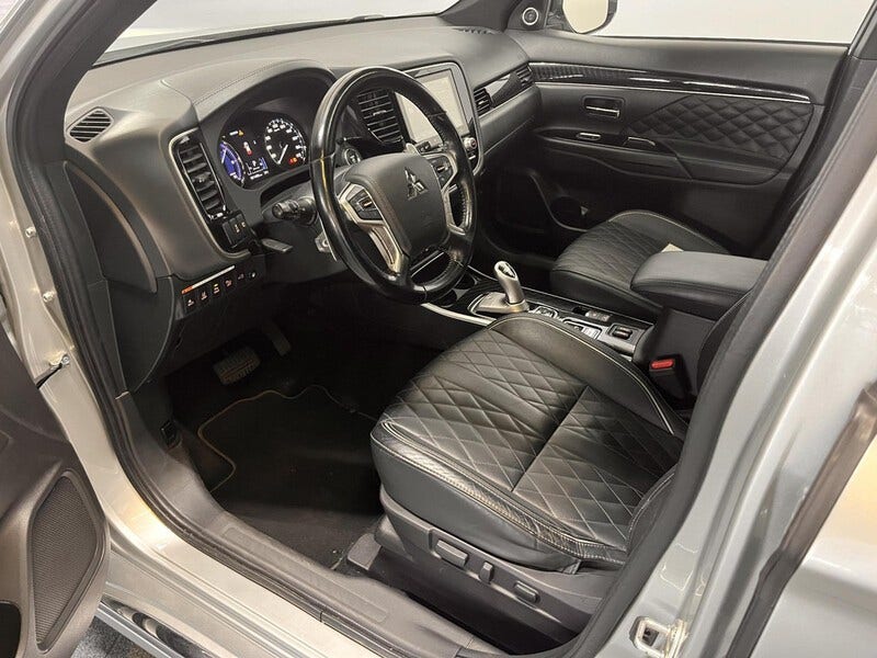 Mitsubishi Outlander (8)