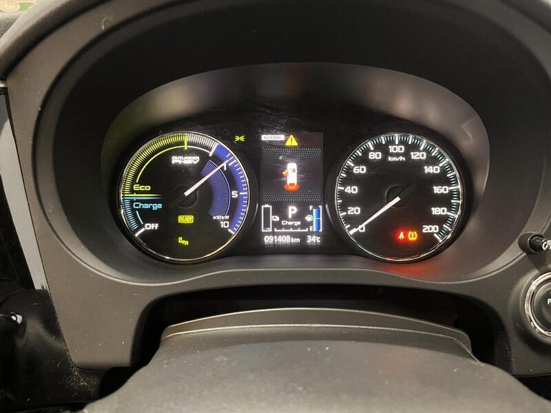 Mitsubishi Outlander (11)