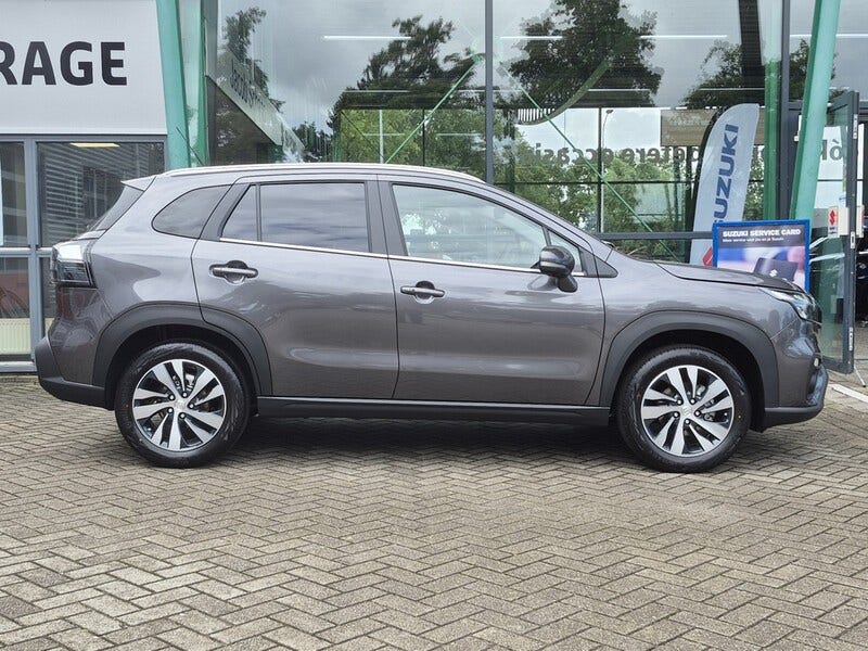 Suzuki Cross (5)