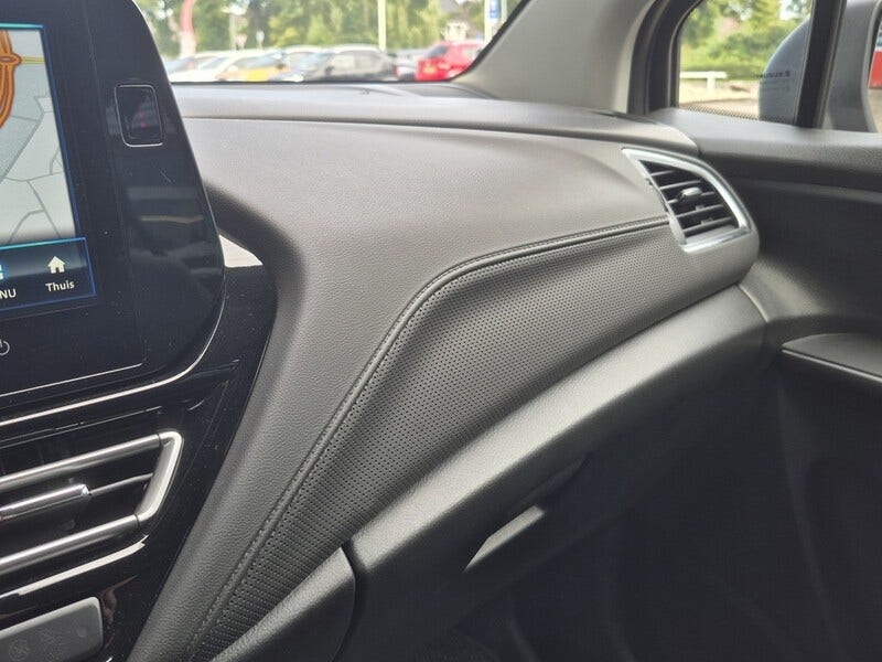 Suzuki Cross (18)