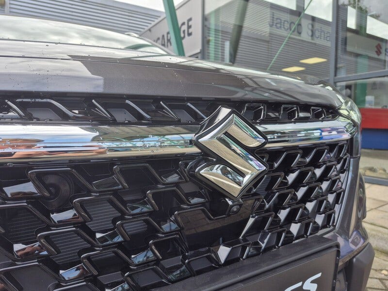 Suzuki Cross (22)
