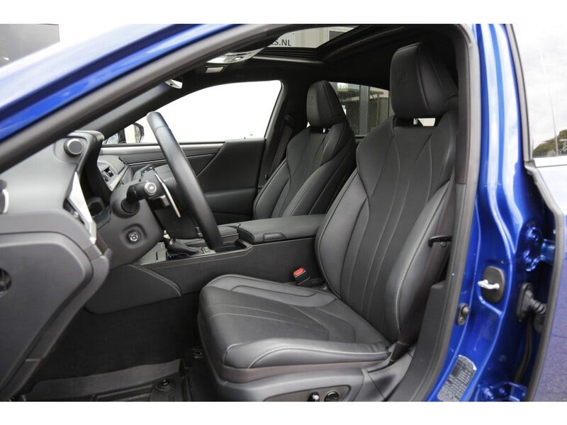 Lexus ES (4)