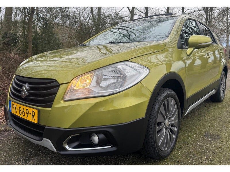 Suzuki Cross (2)