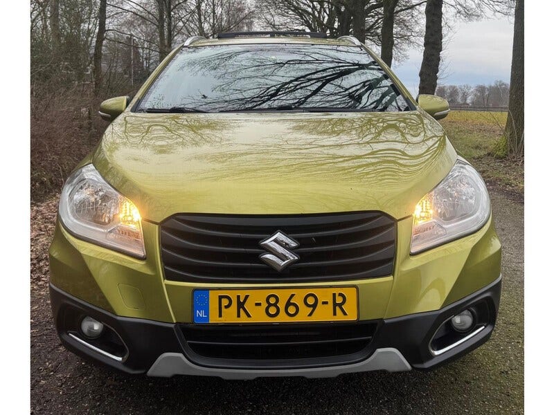Suzuki Cross (3)