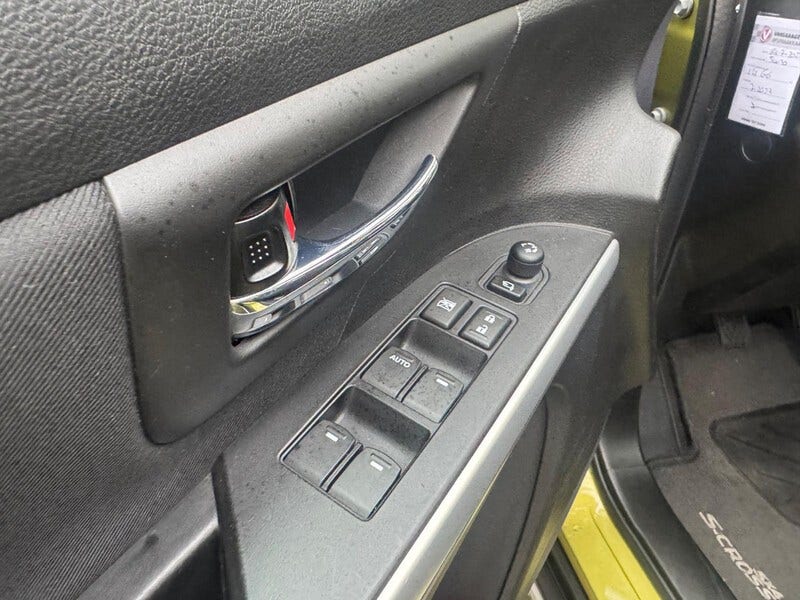Suzuki Cross (10)