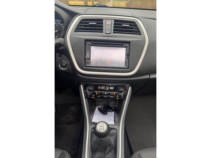 Suzuki Cross (13)